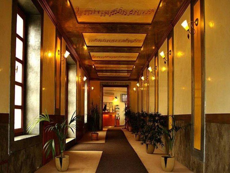 F07E4008E8BA85878260DA0DB34BDA07