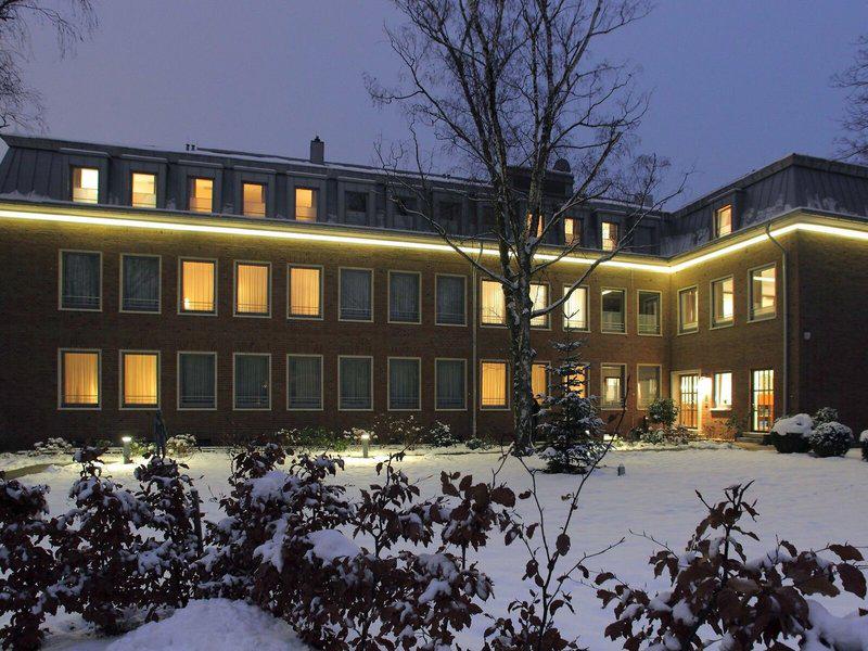 94D8F581717EAD0DF1CB3A346B2AAC99