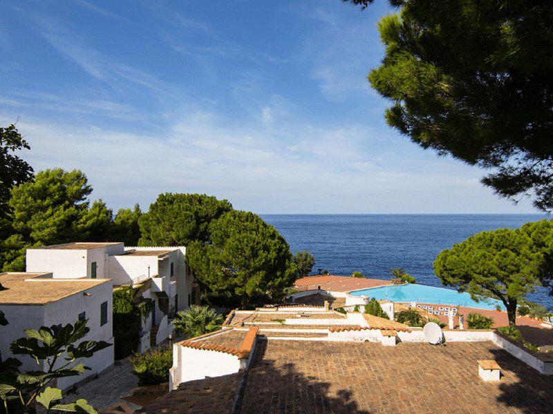 F0F9BB9AA3B8E4F2C2E9C8C4638FC8A7