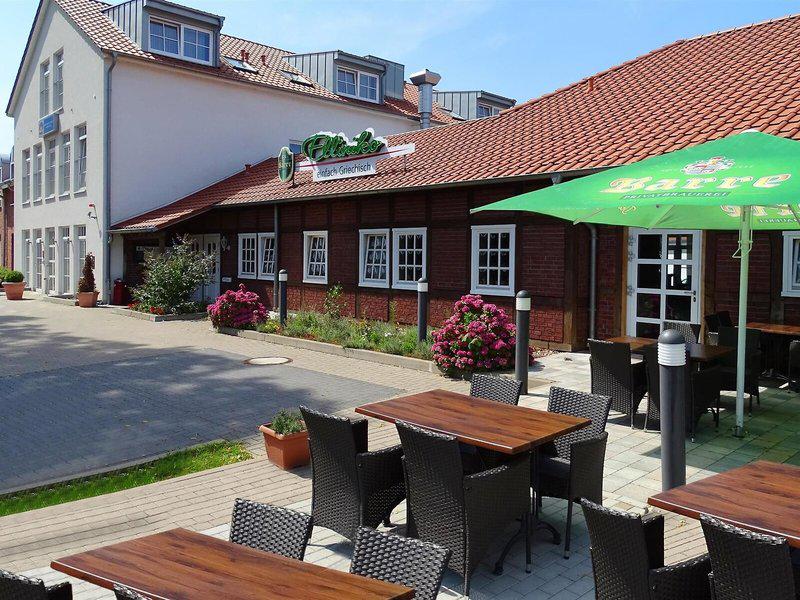 00C09E934A5D71A41E9CEABB0EA242AA