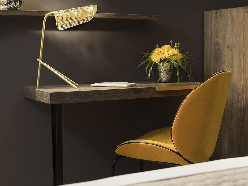 88B965D8897885A8D1D94F94D37D5F75