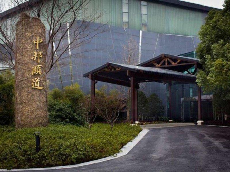 B9A82BF4FF1D143E662EAEE4A3541E8D