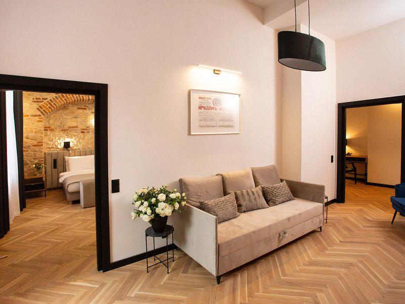 B8F6589C15344DA894109FDFA19B4FCD