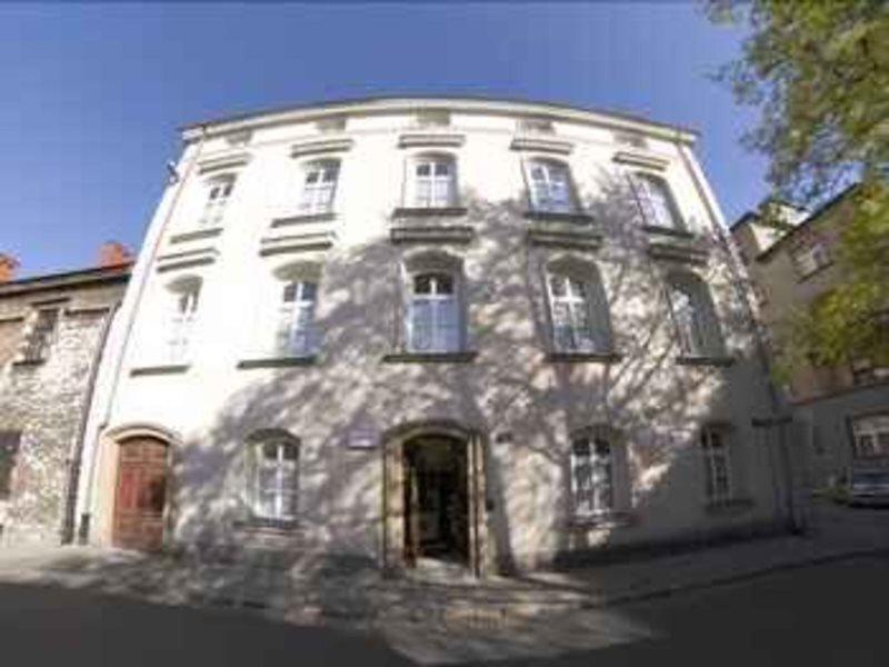 10D0FCB77CDD73263B489350B8AB1904