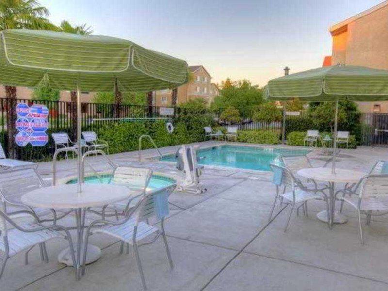 3A1A8BF106FF40C0FDF47C231AEEC7EA