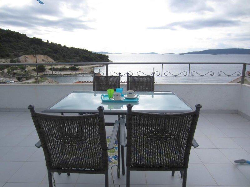 6EA1AEB0A73E0466AB98BEB3B0B78464