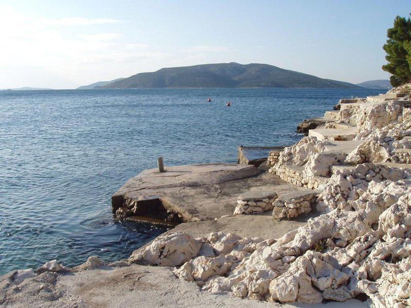 DFBF5A88DCB24145D5F11A972EDD4456