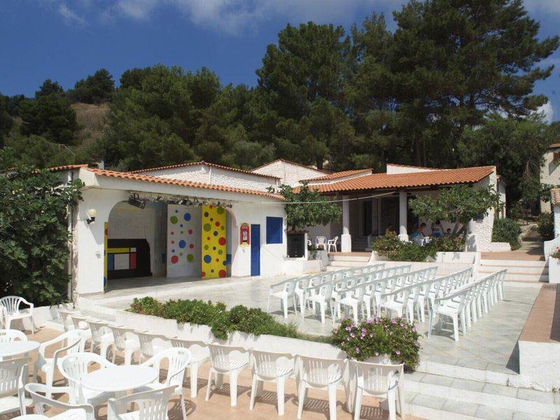 A2B9F5F425AF981919C1A8C9A20B03A3