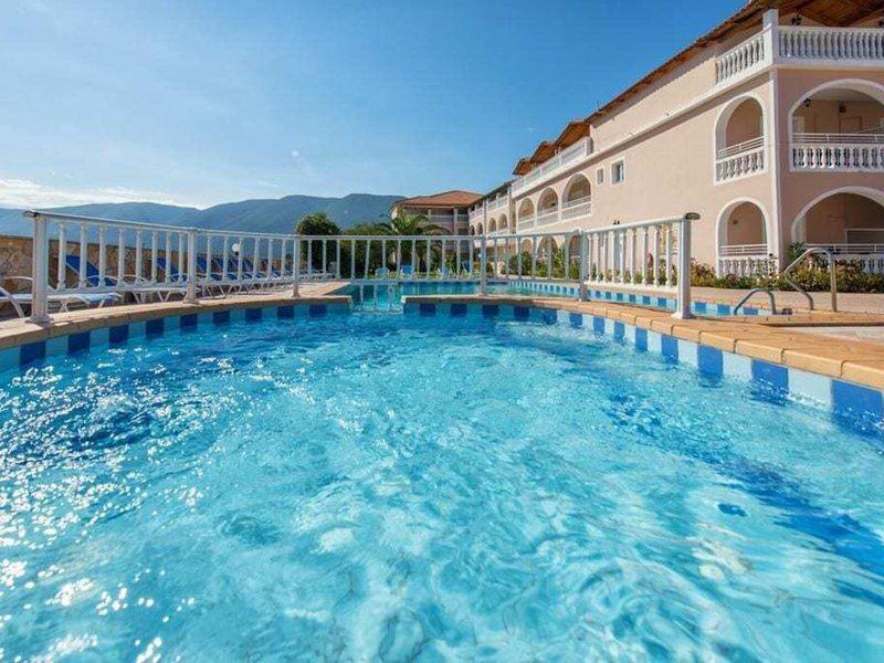 60ACB1F33404C3F590F23B1E17E28F57