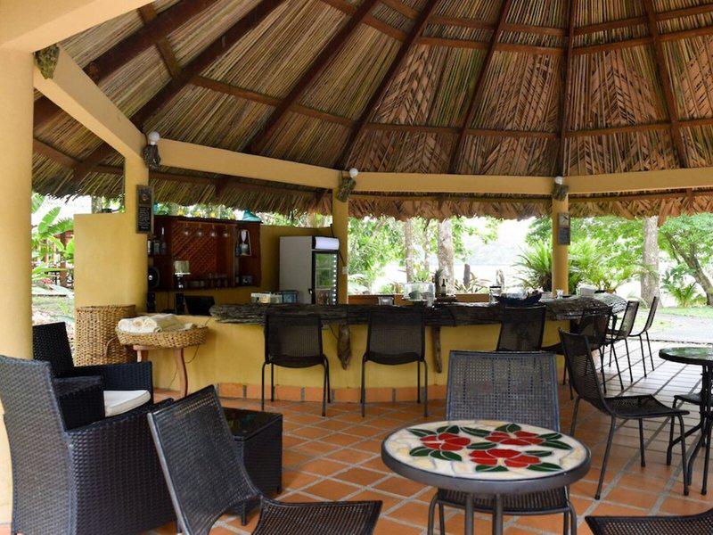 1C4CDAF28356FBDBDC832B46EADE7502