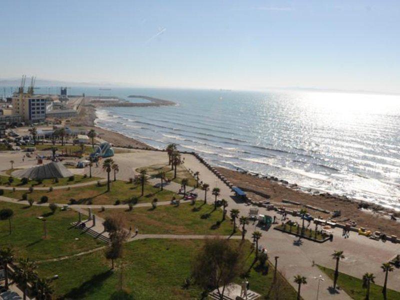 81C282D8FCD841EEA990C1A4A81DB409