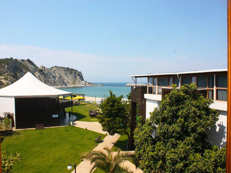 E4A42E9F9E62C035D75928E7437133CE