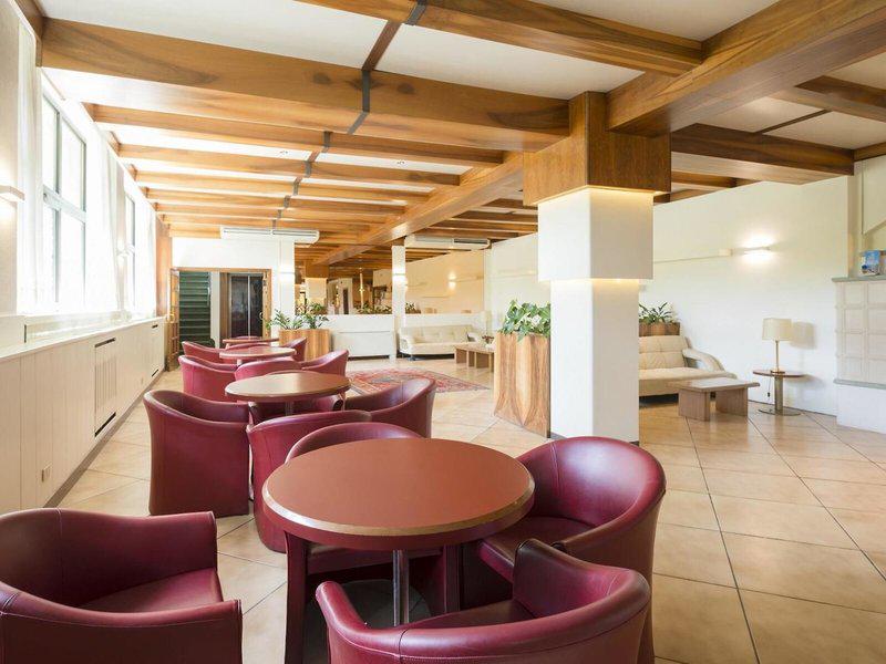 250A2C26AADC13D627D9047A23547B58