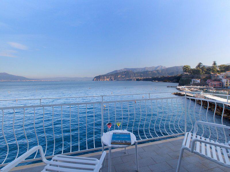 04AEA074769338D39A948C1D582899C8