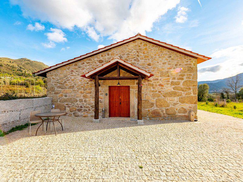 95A895139454AAF3177D1360F0F25753