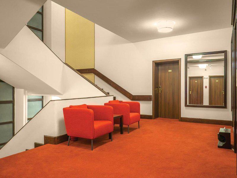 77222B869A97F057C0343AD7324B810B