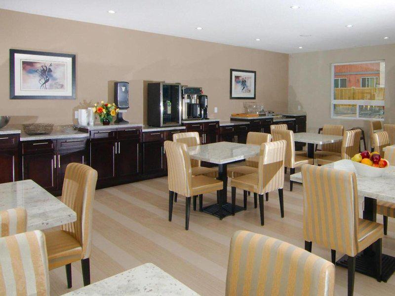 1346373566CFB140B4E5B1FAE0862E37