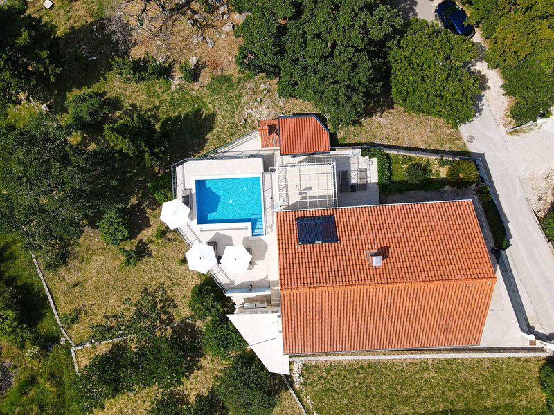 A3783D16611647392A5539F9B4120E03