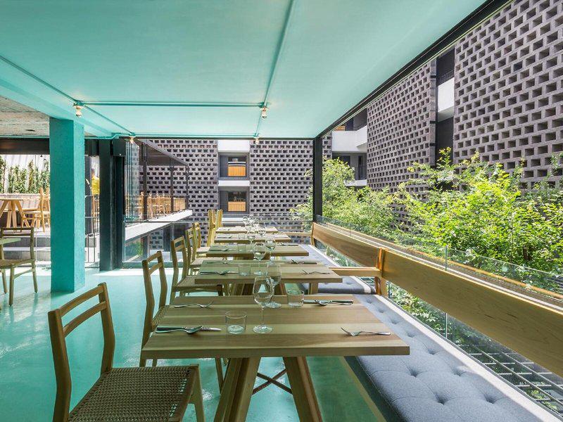 1A652F33A544D74F85BF81990AEF6C9F