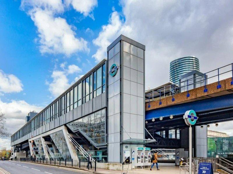 71567D595985FB7F7675797763C12A40