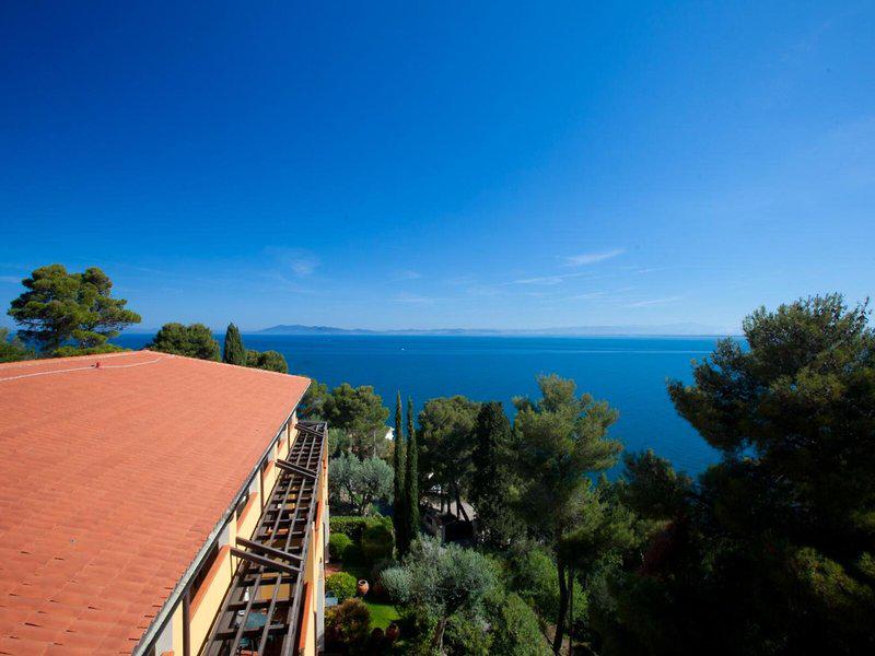 B156777A90350133D5382FEE9644806A