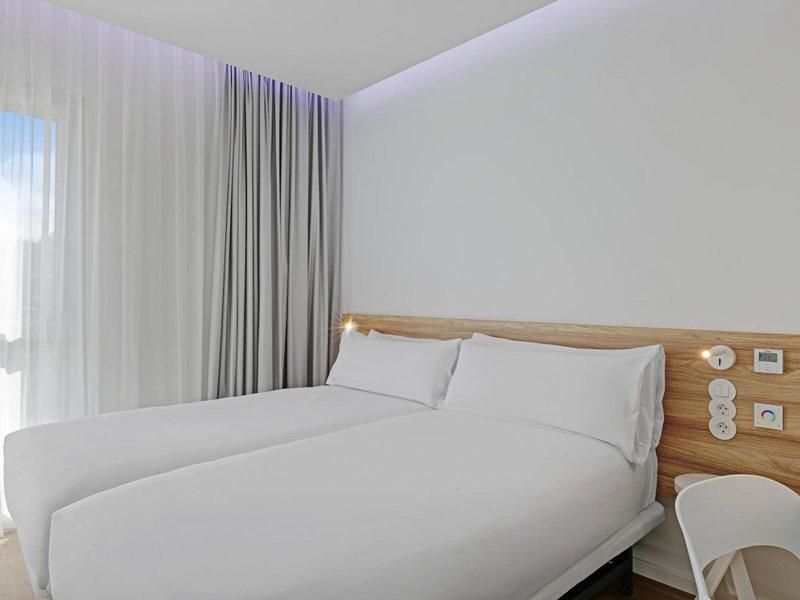 42573713C3B8E2ED8A8402232BC2F4D4