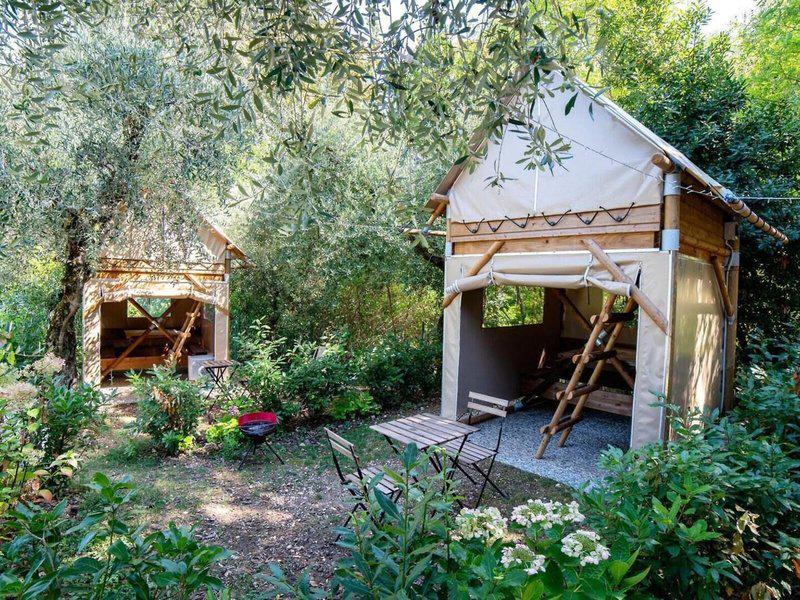 DD8AD1D8A51B8330AE2CA0AA81BA8C08