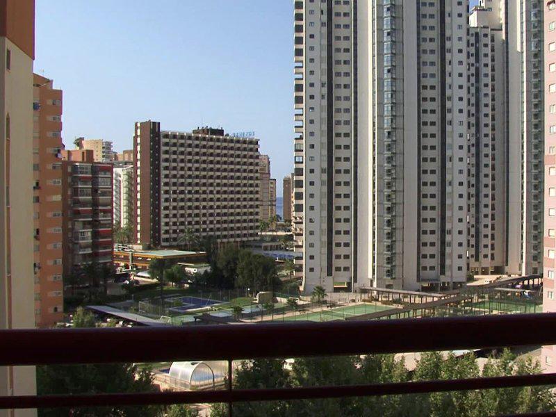 CAC3028D020A0BF02D16013D81C859DF