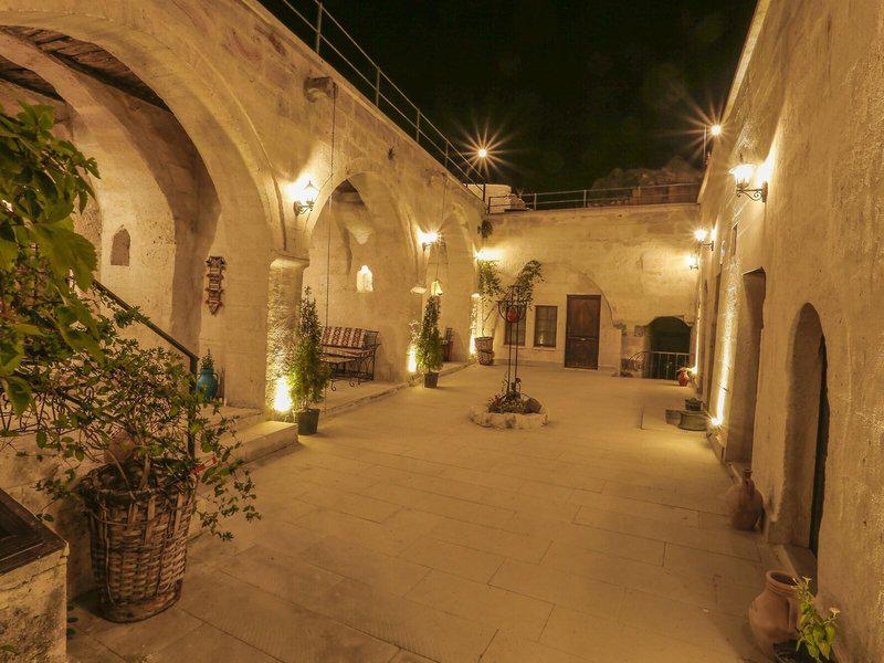 242C9F0F67C054932D8F38539C3B64AA