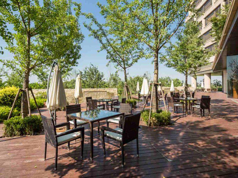 EC00E1B9422A33ED66C790596DBE2592