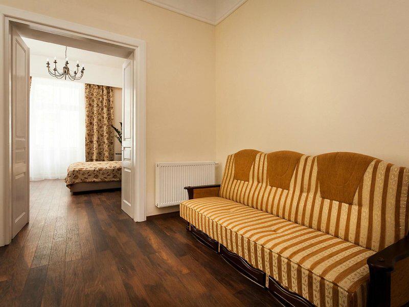 B19375BEA28C93BCB51E8C01CDA2E50C