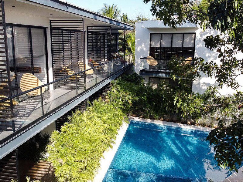 30F8BDEFF0B6F579149E3D667542826E