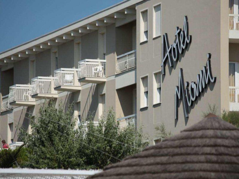 5A88C17E549BD8F08EF053DED57380CA