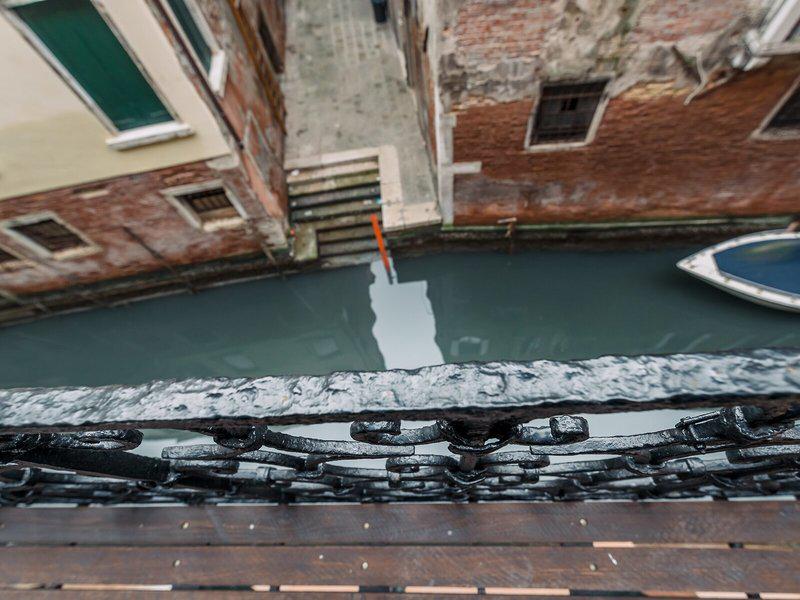 FFA02F1CD7CBD36708037F8BAE93EECC