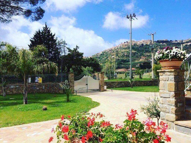 C364ADE79158D4DC4BB2284FE4C6DB9A