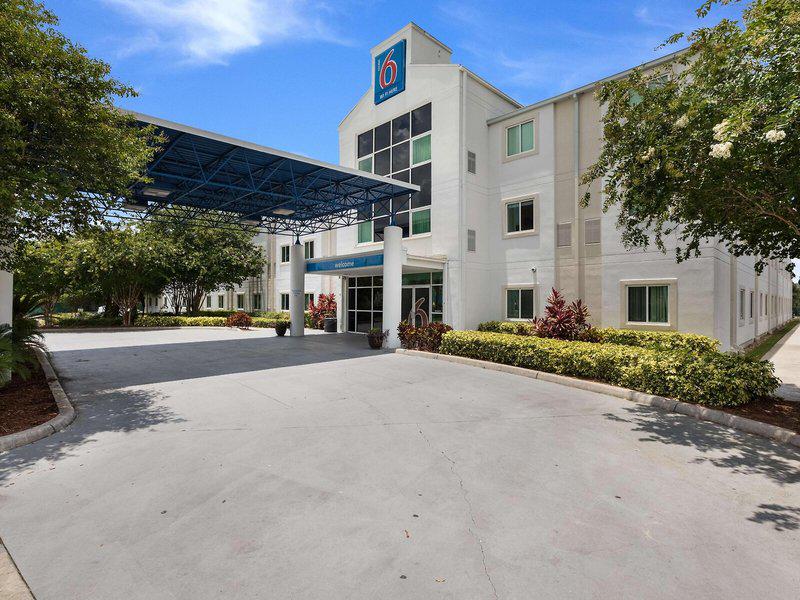 9A98EBCBC6E4C80137C40ACA26B2080A