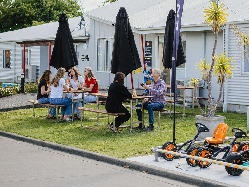 E92DA3ADDA30BB7AF101E9C8F8729BD9