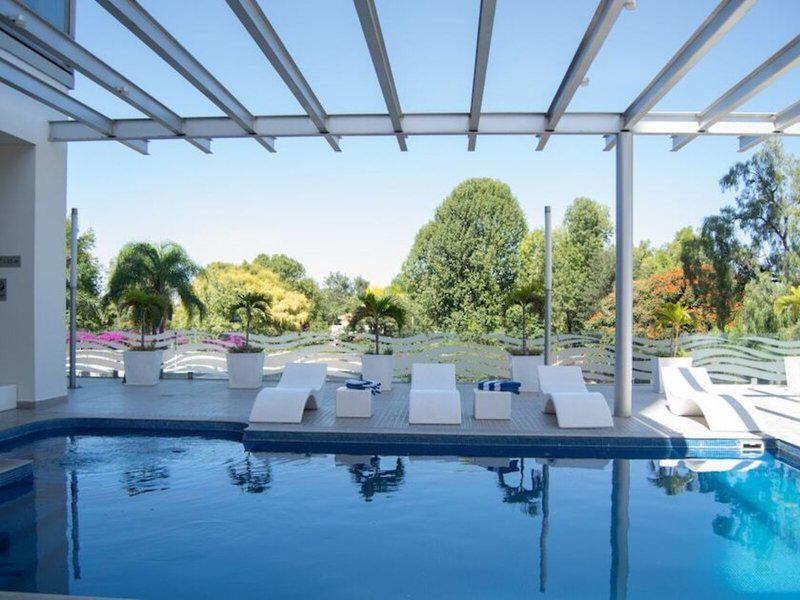 90AE39EB0E250C045B8A6F2084B47DB5