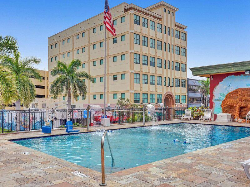 03A79E8CB532333B90E403A2DE4C6E4F