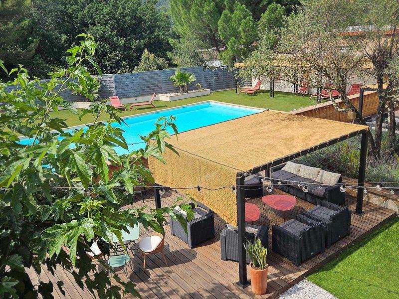 AB94E662FF033351047757EA602F9DA5