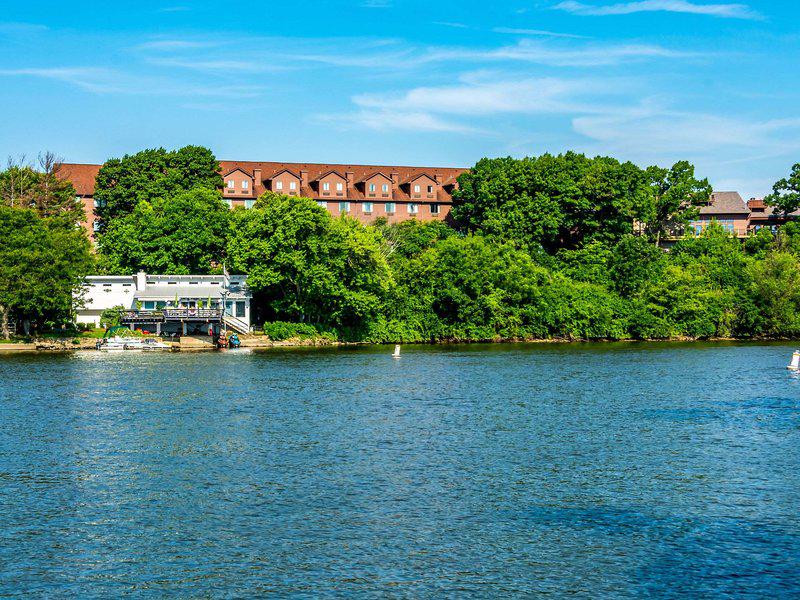 8BBD9046F0259F9BEAEA870B2F9ED793