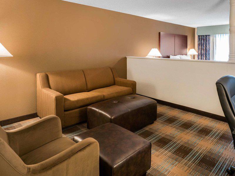 FBE0D77EE5BEFDCCAB571B2760CFE3B8