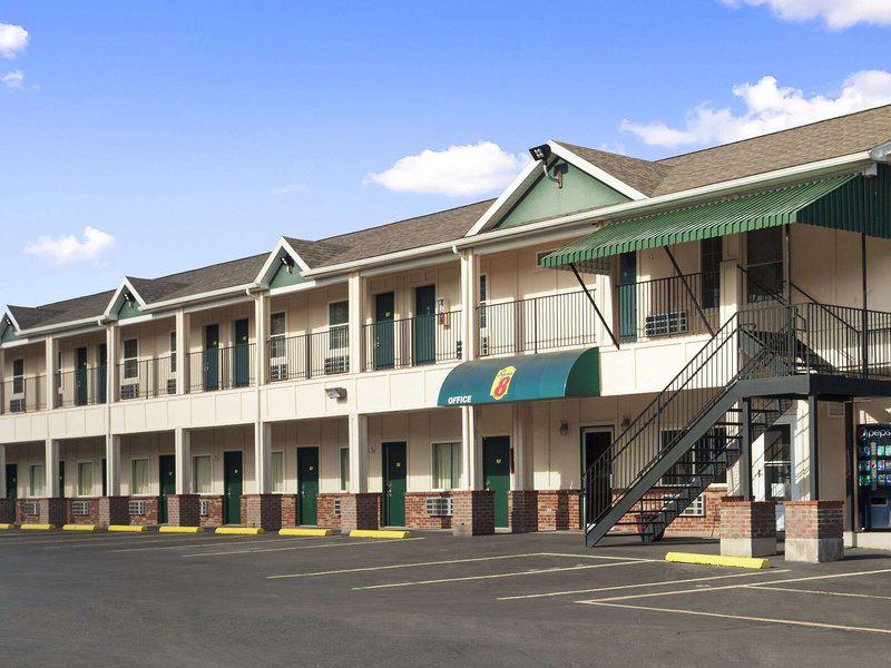 121A128203E8BD4F4F45545087E7D75B