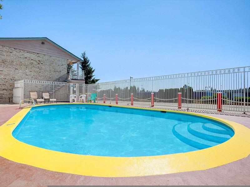 7E6FB724B618414CB46812A4F8E46213