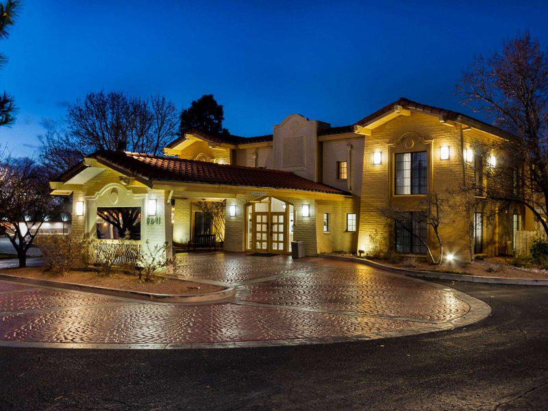 E17E52FEBE7F2DDD2273951E99D0A0E4