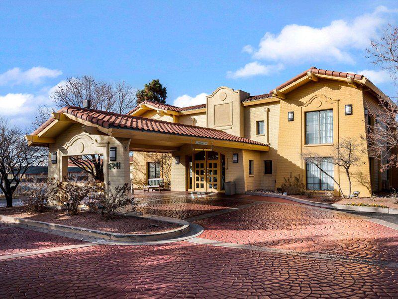 73DBBA36AFF3E9A5A4147966722D1D4A