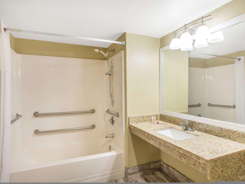 181CB33E34704A55AFAC17DF7674CC98