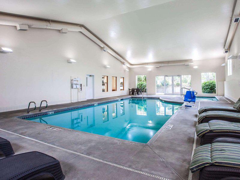 72688143FD65D9C4479D67D08DE83618