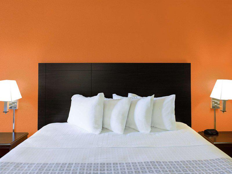 92F1893F687333040E1EBD903BD623BA