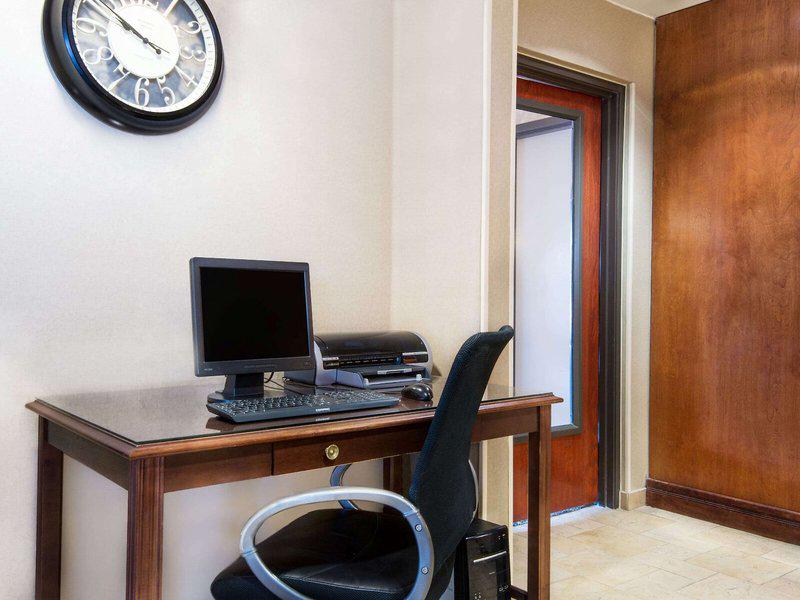 DFDF0951C15F89C849560A82C7112C1B